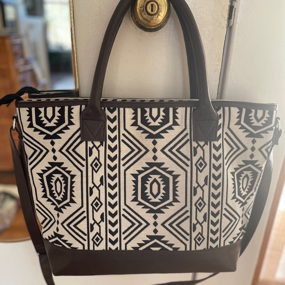 Trades of Hope Handbags - Odyssey Tote bag from Trades of Hope - pre-loved
